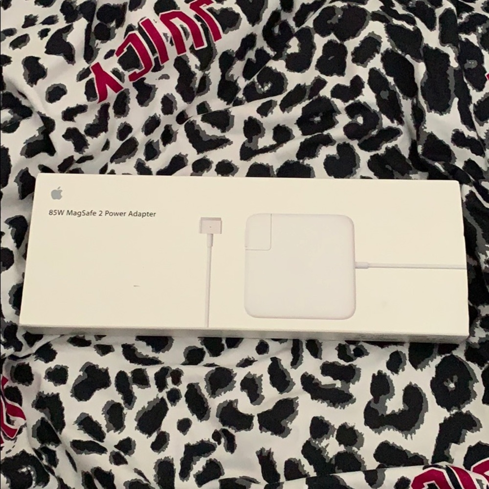 Apple laptop charger